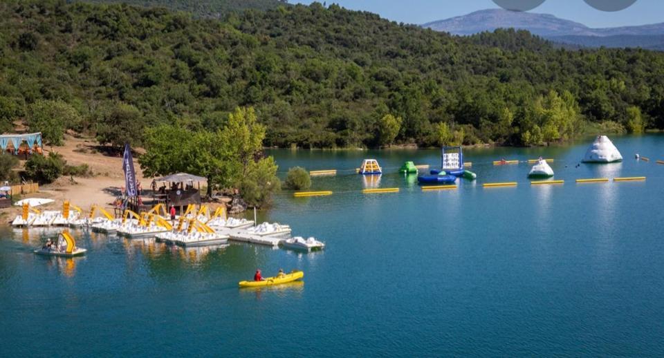 Villa Avec Piscine Au Calme Seillans Exteriér fotografie