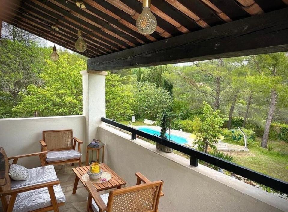 Villa Avec Piscine Au Calme Seillans Exteriér fotografie
